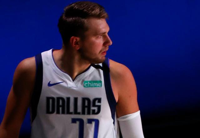 【人物】天才少年终遇挫折 东契奇能否走出困境？