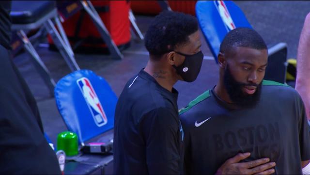 开运体育官方网站-NBA球员再度下跪抗议 球员工会总裁怒斥美国双标